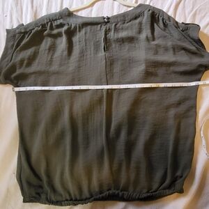 Olive green A.N.A xl sheer top shortsleeve